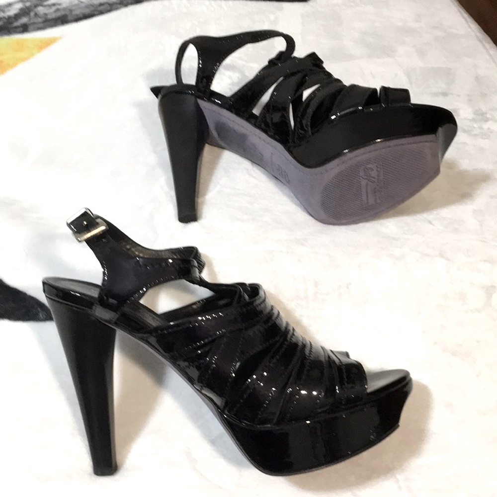 New 8 Donald J. Pliner Heels Black patent leather Italy